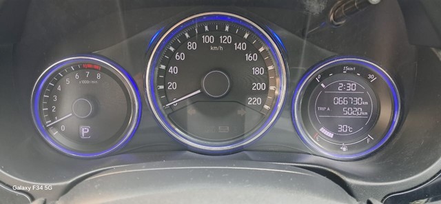 Second-hand 2014 Honda City i VTEC CVT VX for sale in New Delhi-8