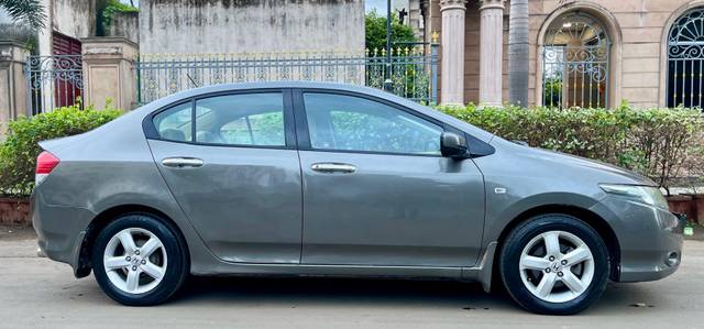 https://images10.gaadi.com/usedcar_image/UKQ1.230924.001/original/c2207fe2-c8cc-4f40-a898-cbe8c6472839.jpg?imwidth=6401