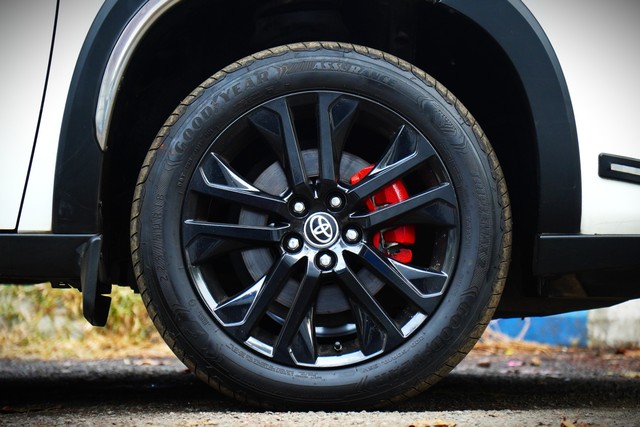 Toyota Innova Hycross ZX Hybrid Second-hand 2023 Toyota Innova Hycross ZX Hybrid for sale in Kolkata-6