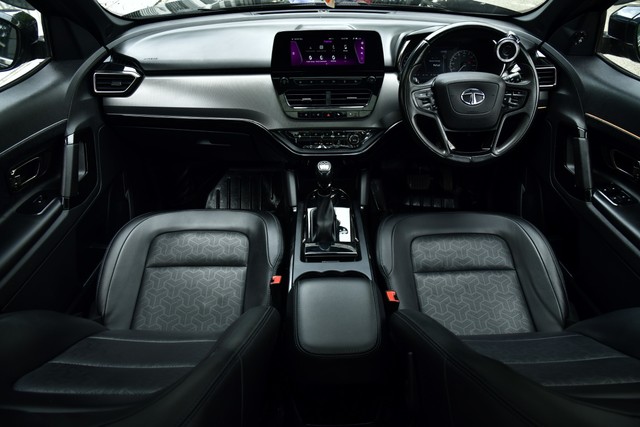 Second-hand 2022 Tata Harrier XZA Plus AT BSVI for sale in Kolkata-8