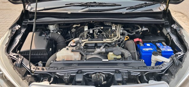 Toyota Innova Crysta 2.4 VX MT BSIV Second-hand 2018 Toyota Innova Crysta 2.4 VX MT BSIV for sale in New Delhi-6