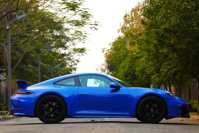 Second-hand 2024 Porsche 911 Carrera for sale in Kolkata-1