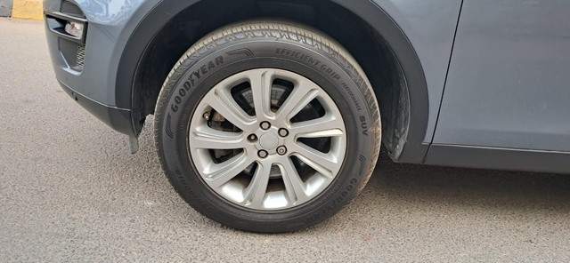 Second-hand 2018 Land Rover Discovery HSE 3.0 TD6 for sale in New Delhi-15