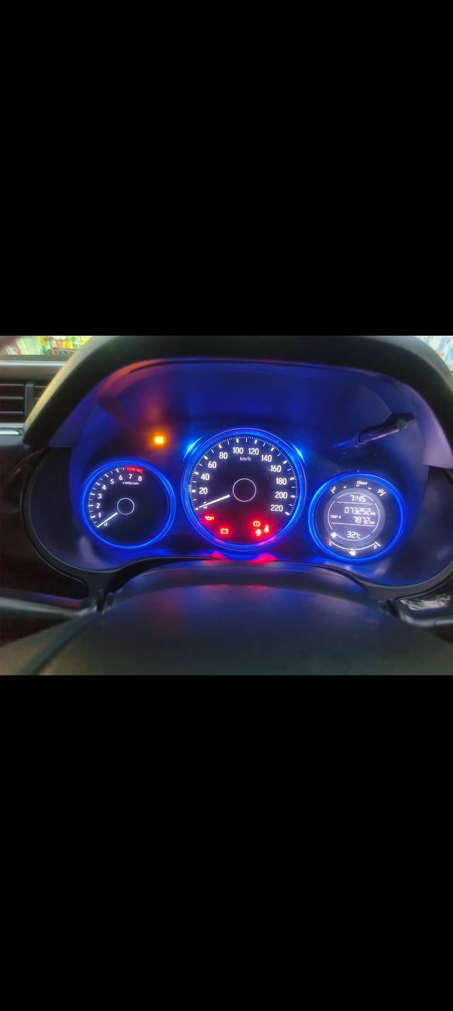 https://images10.gaadi.com/usedcar_image/UKQ1.230924.001/original/d3449dfa-0f5a-47f4-93fb-352ac6280175.jpg?imwidth=6401