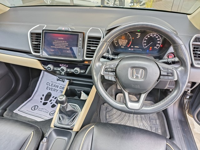 Honda City VX MT Second-hand 2022 Honda City VX MT for sale in Ludhiana-11