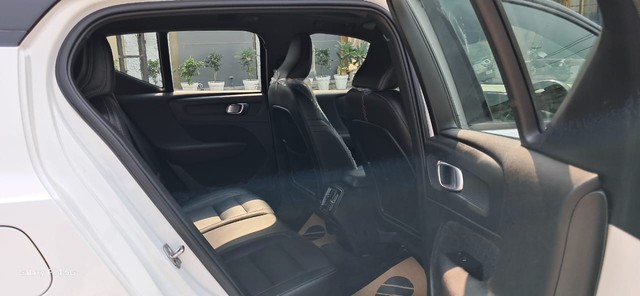 Second-hand 2021 Volvo XC40 T4 R-Design for sale in New Delhi-18