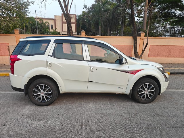 Second-hand 2016 Mahindra XUV500 W4 for sale in Pune-1