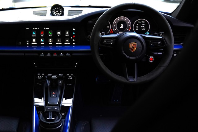 Second-hand 2024 Porsche 911 Carrera for sale in Kolkata-19