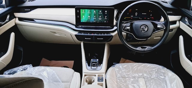 Second-hand 2021 Skoda Octavia Style for sale in New Delhi-9