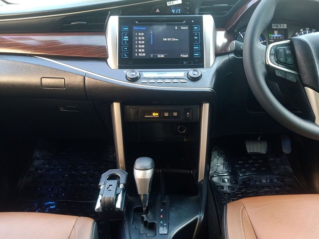 Second-hand 2018 Toyota Innova Crysta 2.8 ZX AT BSIV for sale in New Delhi-7