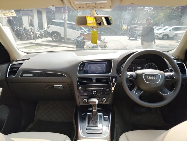 Second-hand 2017 Audi Q5 30 TDI quattro Premium for sale in New Delhi-7