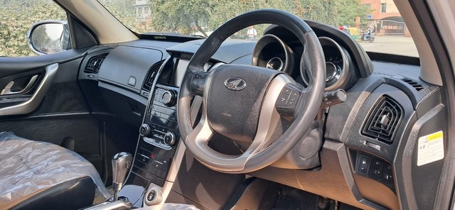 Second-hand 2019 Mahindra XUV500 W11 AT BSIV for sale in New Delhi-18