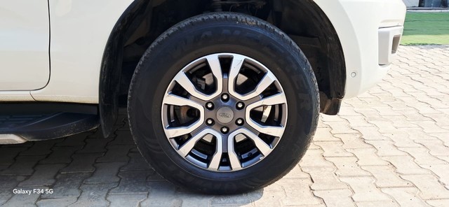 Second-hand 2020 Ford Endeavour Titanium Plus 4X2 for sale in New Delhi-15