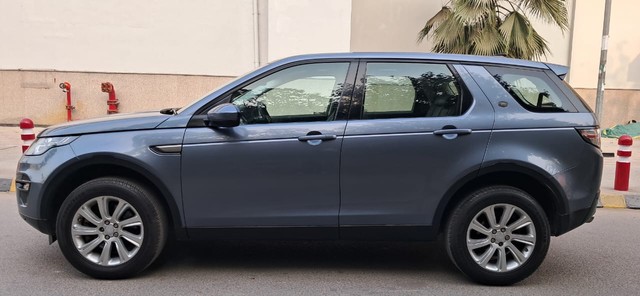 Second-hand 2018 Land Rover Discovery HSE 3.0 TD6 for sale in New Delhi-19