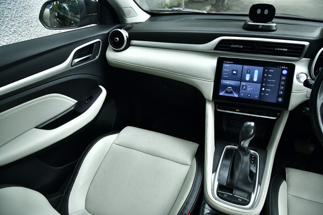 Second-hand 2023 MG Astor Sharp CVT BSVI for sale in Kolkata-21