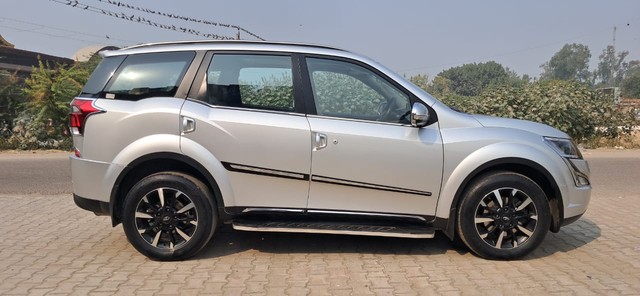 Second-hand 2019 Mahindra XUV500 W11 AT BSIV for sale in New Delhi-1
