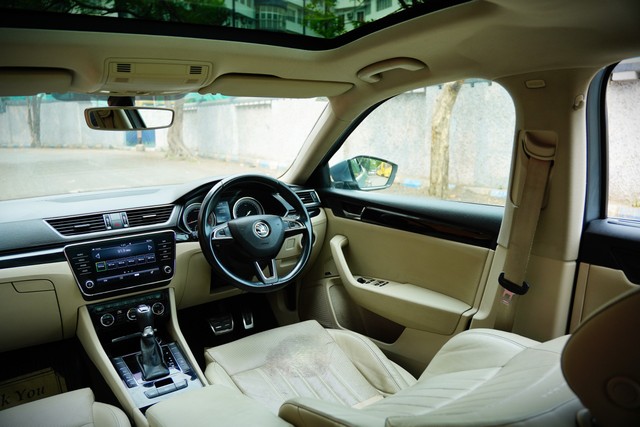 Second-hand 2019 Skoda Superb LK 1.8 TSI AT for sale in Kolkata-11