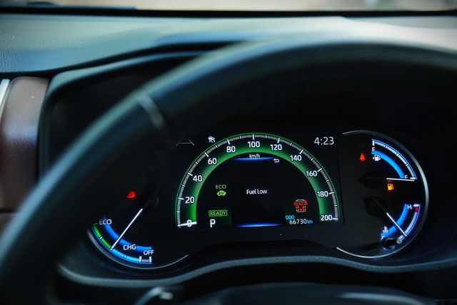 Toyota Innova Hycross ZX Hybrid Second-hand 2023 Toyota Innova Hycross ZX Hybrid for sale in Kolkata-15