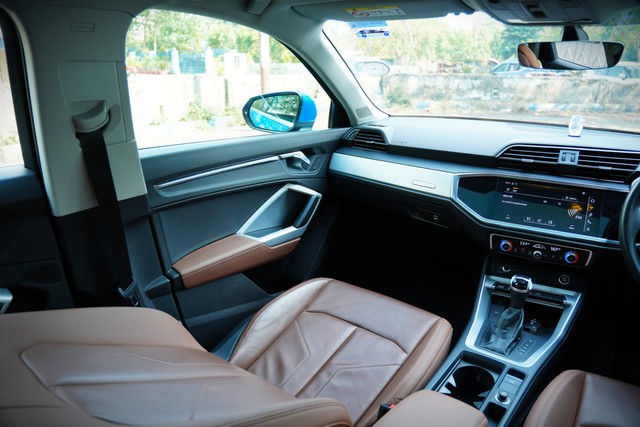 Second-hand 2023 Audi Q3 Sportback 40TFSI Quattro for sale in Kolkata-12