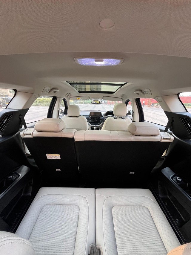 Second-hand 2022 Tata Safari XZA AT BSVI for sale in Thane-9