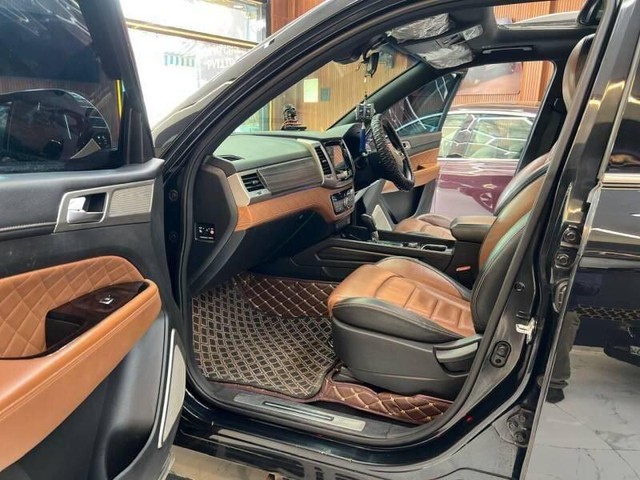 Second-hand 2019 Mahindra Alturas G4 4X4 AT BSIV for sale in Mumbai-6