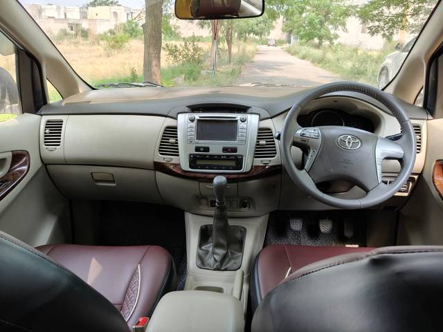 https://images10.gaadi.com/usedcar_image/UKQ1.231108.001/original/3569ffc2-e2b6-42ff-9600-71e276242068.jpg?imwidth=6402