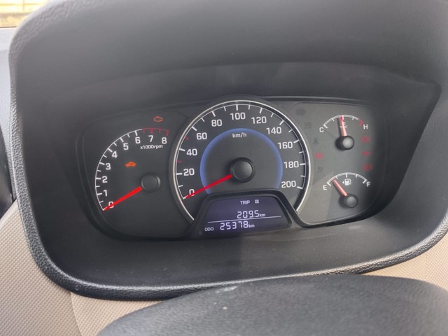 Second-hand 2015 Hyundai i10 Sportz 1.1L for sale in Thane-9