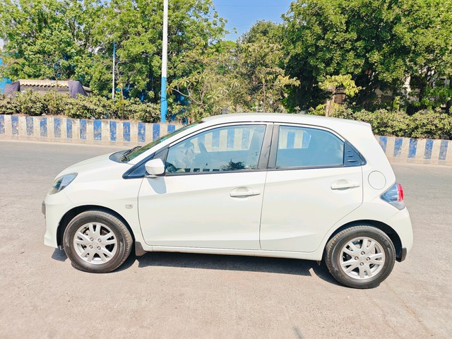 Second-hand 2013 Honda Brio VX AT for sale in Pune-3