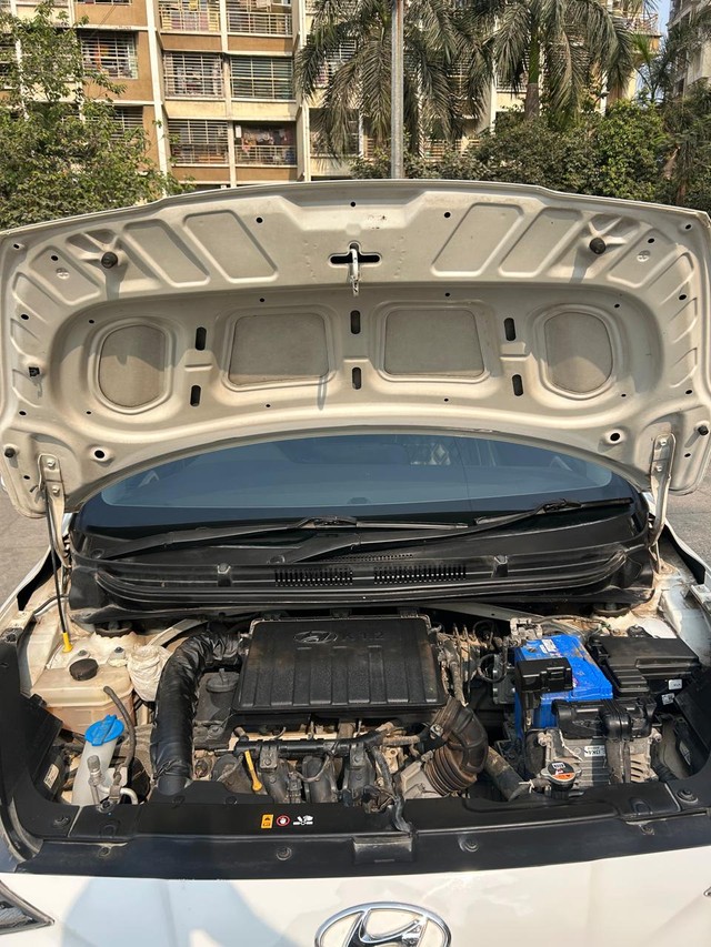 Hyundai Aura SX Plus AMT Second-hand 2020 Hyundai Aura SX Plus AMT for sale in Thane-5