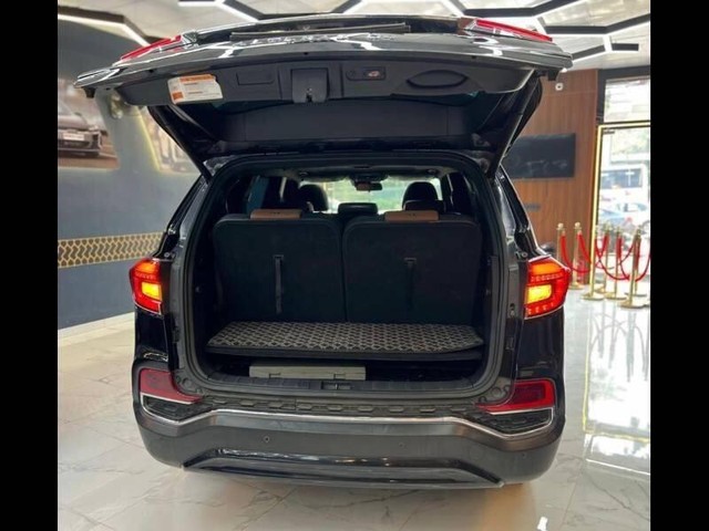 Second-hand 2019 Mahindra Alturas G4 4X4 AT BSIV for sale in Mumbai-8