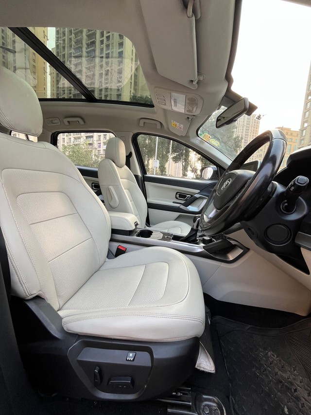 Second-hand 2022 Tata Safari XZA AT BSVI for sale in Thane-5