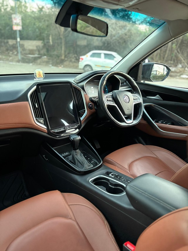 Second-hand 2021 MG Hector Plus Sharp DCT for sale in New Delhi-4