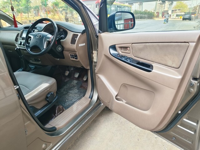 Second-hand 2015 Toyota Innova 2.5 G (Diesel) 7 Seater BS IV for sale in Thane-10