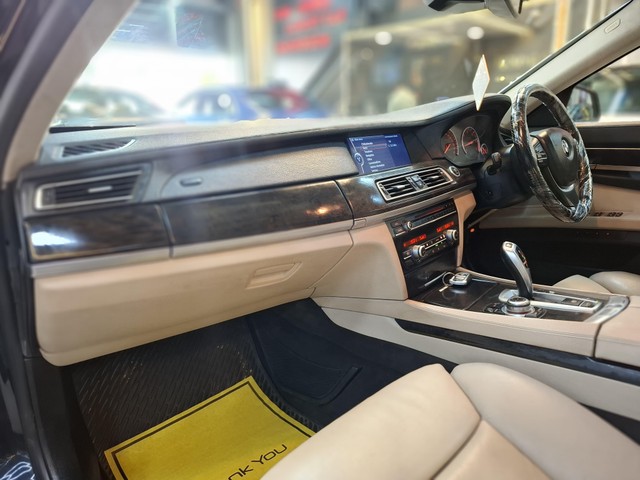 Second-hand 2013 BMW 7 Series 730Ld for sale in Nashik-20