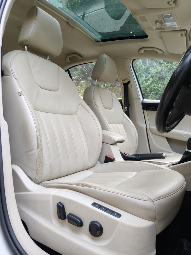 Second-hand 2018 Skoda Octavia 1.8 TSI AT L K for sale in New Delhi-12