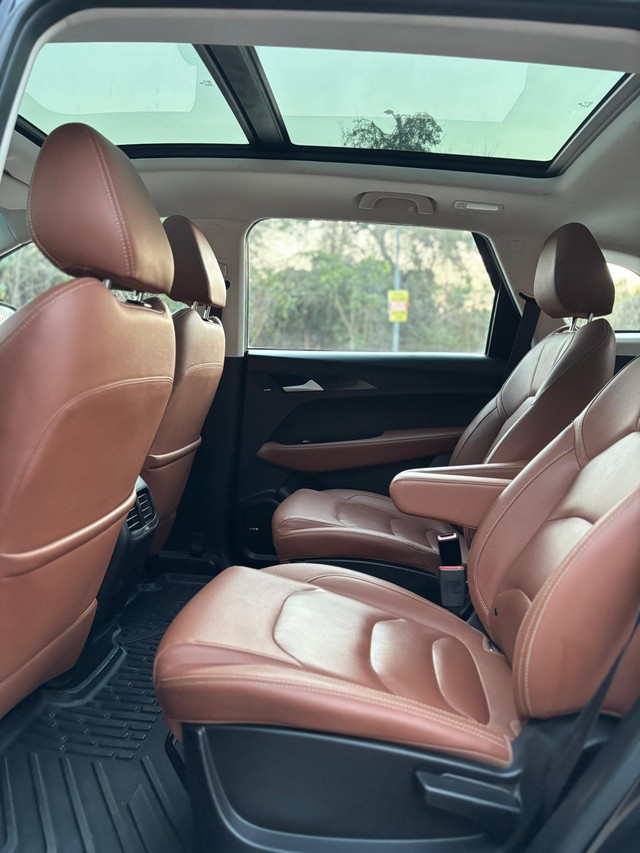 Second-hand 2021 MG Hector Plus Sharp DCT for sale in New Delhi-8