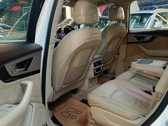 Second-hand 2016 Audi Q7 45 TDI Quattro Premium Plus for sale in Nashik-11