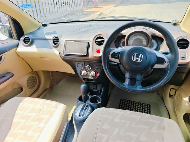 Second-hand 2013 Honda Brio VX AT for sale in Pune-4
