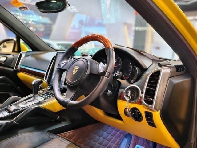 Second-hand 2014 Porsche Cayenne Diesel for sale in Mumbai-8