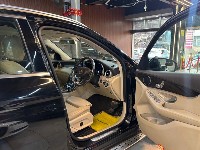 Second-hand 2017 Mercedes-Benz GLC 300 Celebration Edition for sale in Nashik-6