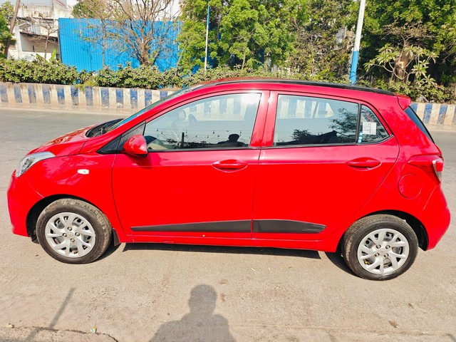 Second-hand 2018 Hyundai Grand i10 1.2 Kappa Magna AT for sale in Pune-3