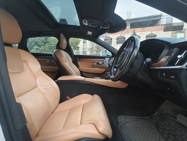 Second-hand 2017 Volvo S90 D4 Inscription BSIV for sale in New Delhi-7