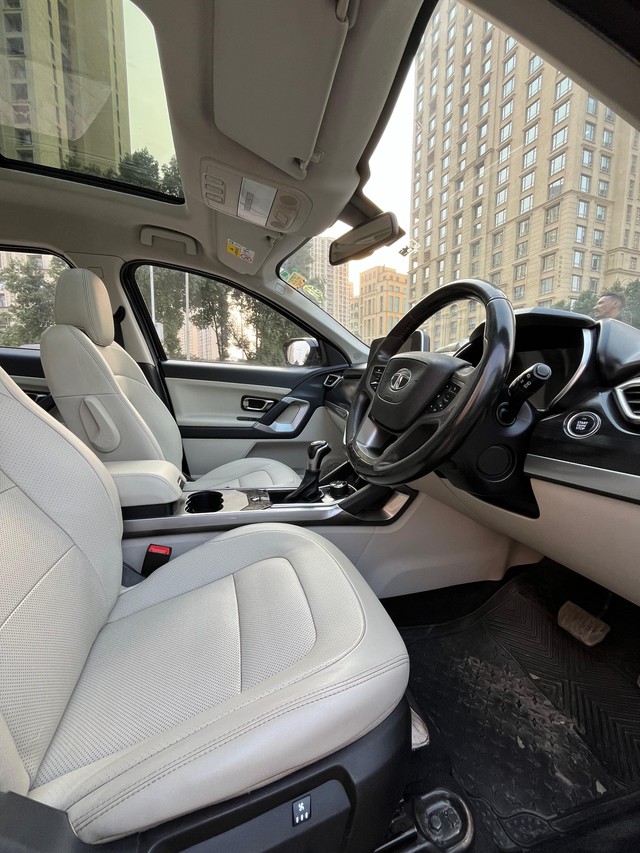 Second-hand 2022 Tata Safari XZA AT BSVI for sale in Thane-7