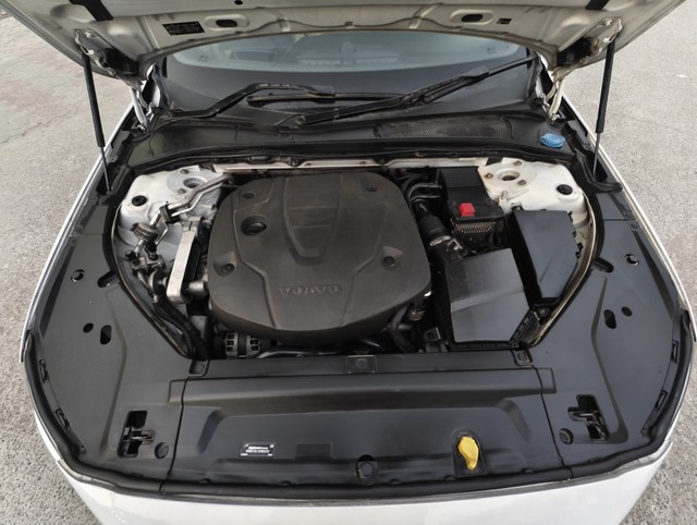 Second-hand 2017 Volvo S90 D4 Inscription BSIV for sale in New Delhi-4