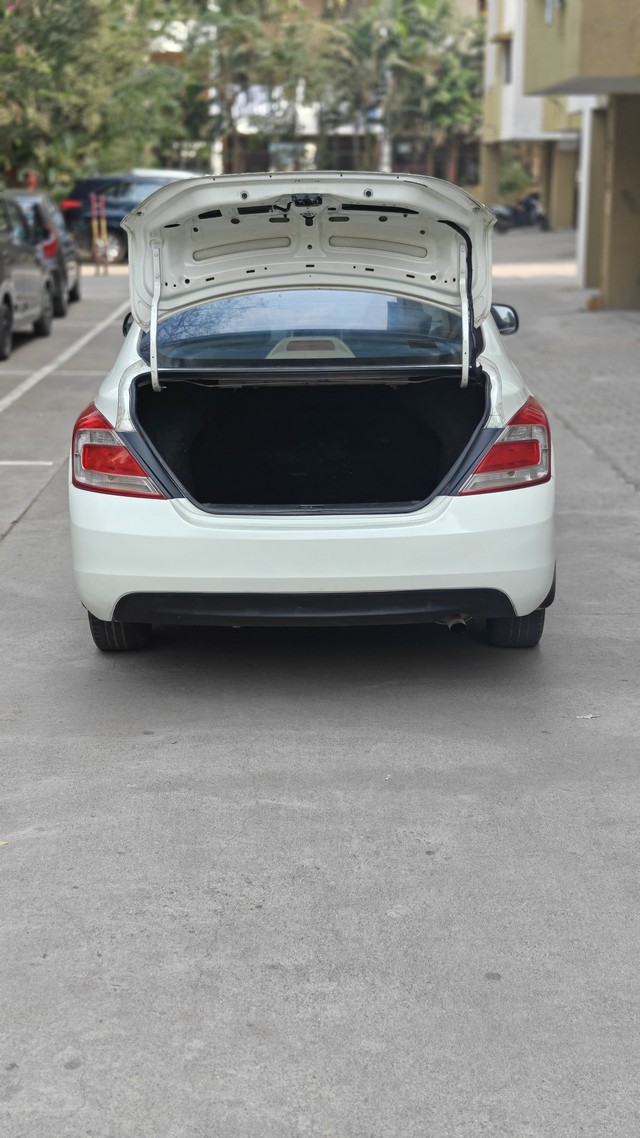 Second-hand 2014 Renault Scala Diesel RxL for sale in Pune-7