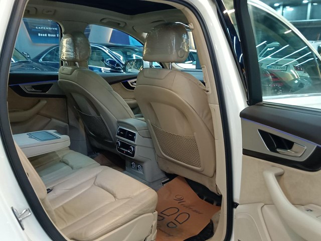 Second-hand 2016 Audi Q7 45 TDI Quattro Premium Plus for sale in Nashik-6