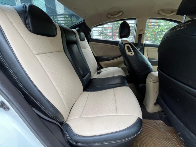 Second-hand 2015 Hyundai Verna 1.6 CRDI for sale in Faridabad-12