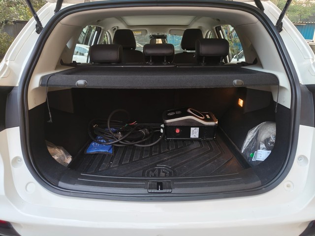 Second-hand 2022 MG ZS EV Exclusive for sale in Thane-9