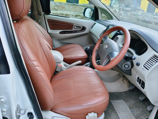 Second-hand 2015 Toyota Innova 2.5 VX (Diesel) 8 Seater BS IV for sale in Mumbai-4