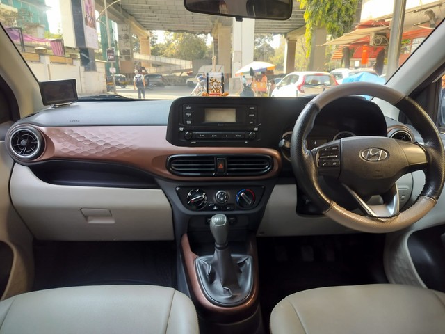 Second-hand 2021 Hyundai Aura S CNG for sale in Thane-13
